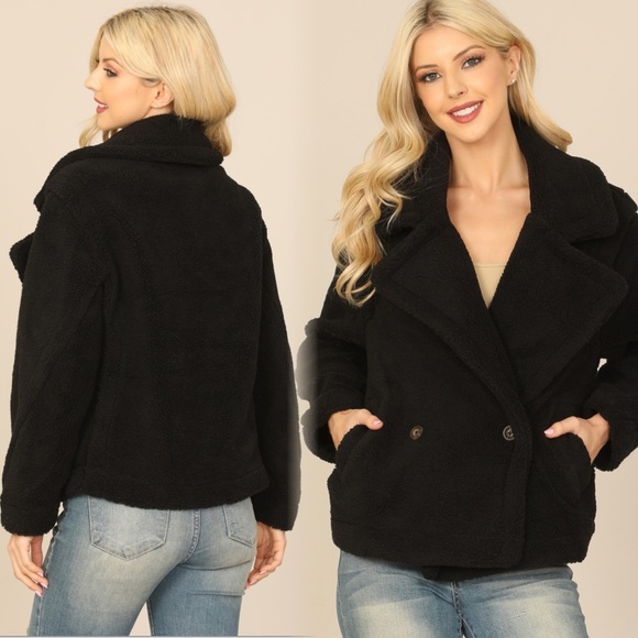 Warm and cozy teddy short style coat with pockets in black - Picture 1 of 11